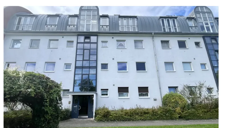 Top renoviertes 1-Zimmer-Apartment mit Balkon und Blick ins Grüne — photo 1